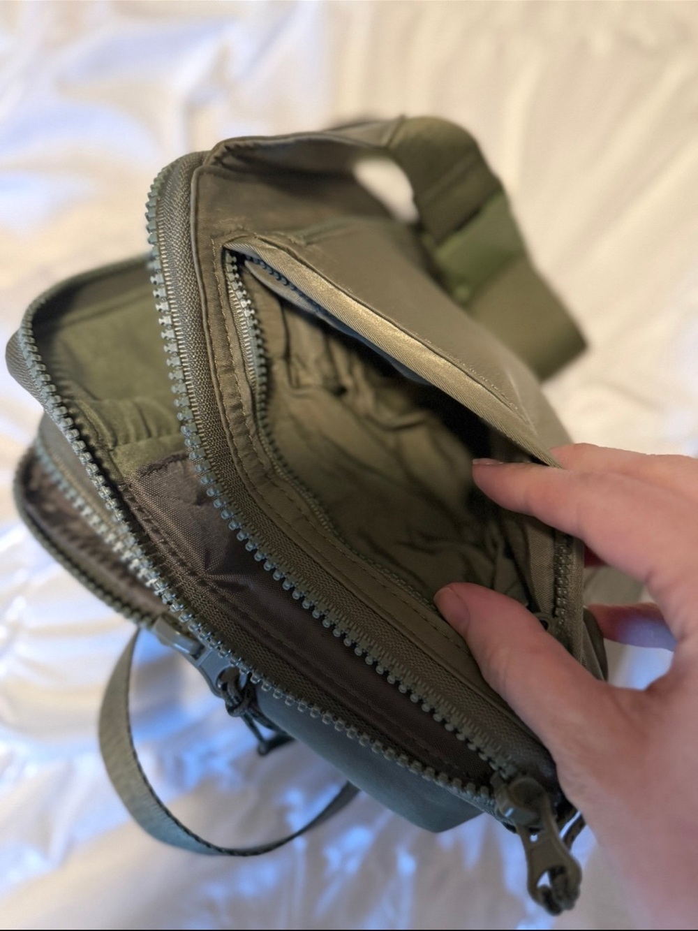 BEIS THE SPORT SLING IN OLIVE - Picture 13 of 14